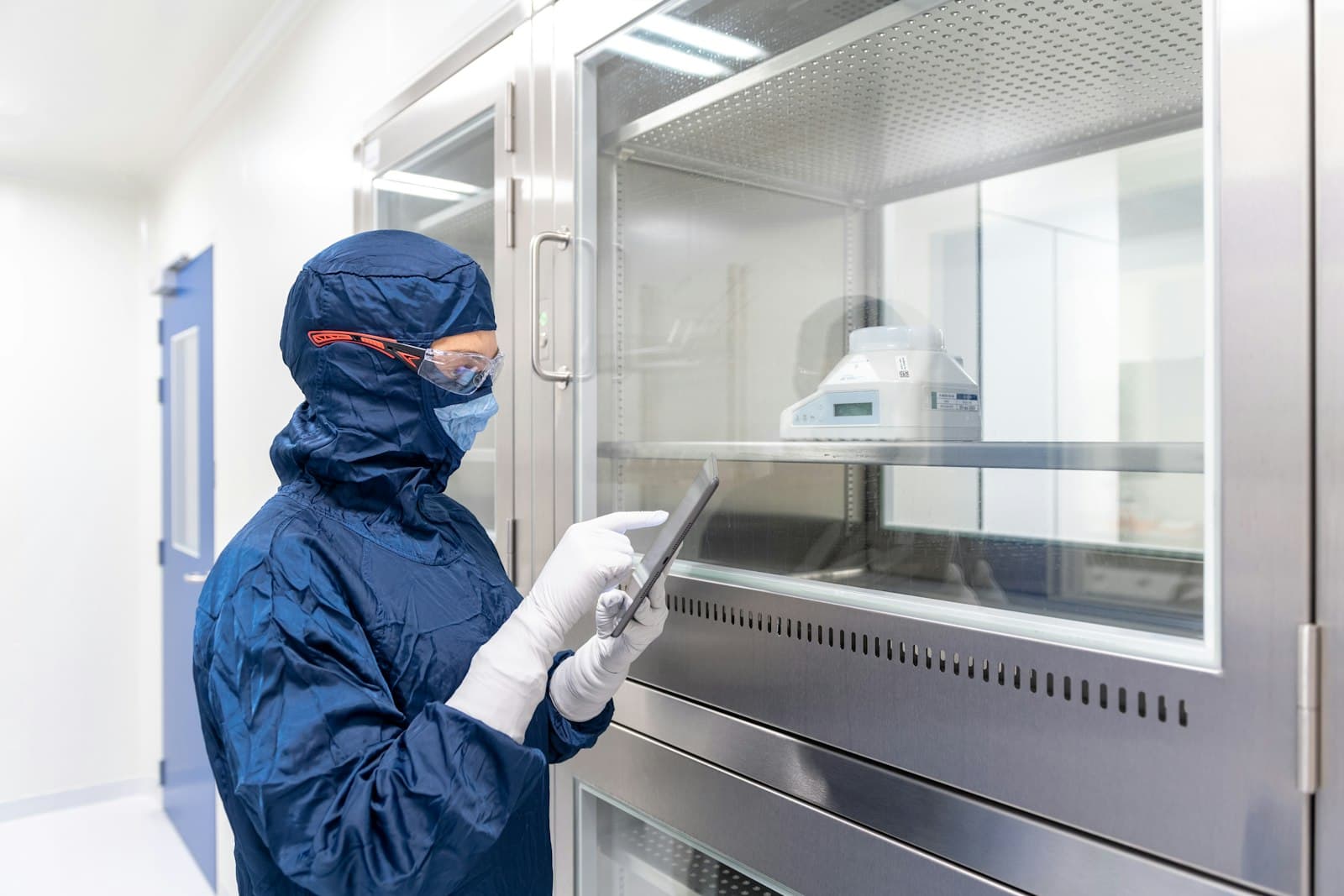 Pharmaceutical workforce compliance and biometric access